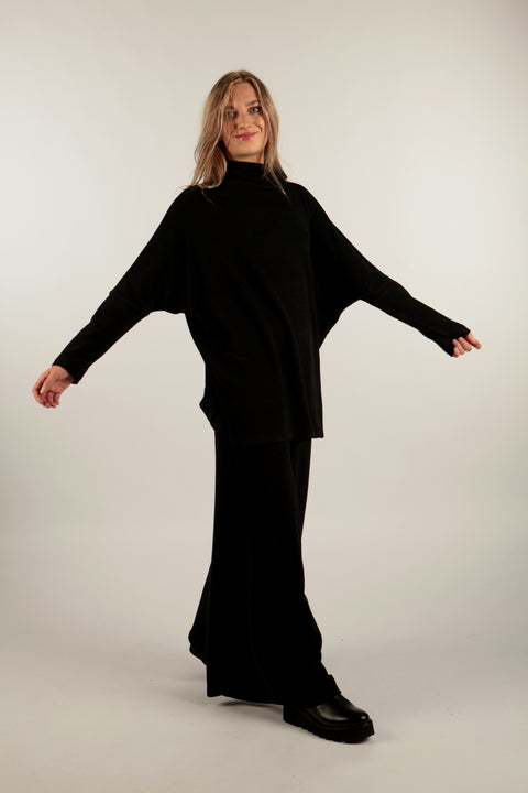 STAR ANISE - Short v-neck sweater