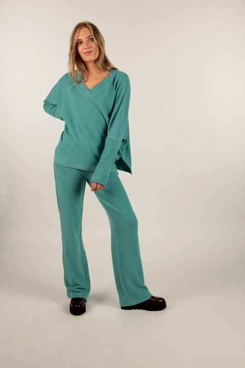 STAR ANISE - Short v-neck sweater