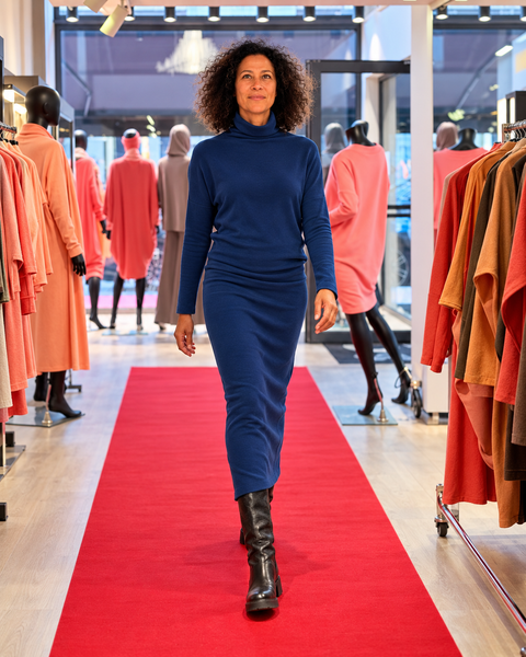 London: turtleneck pullover