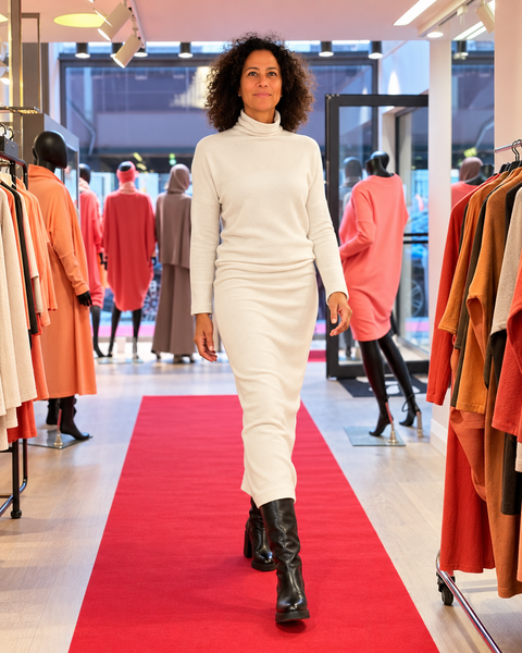 London: turtleneck pullover